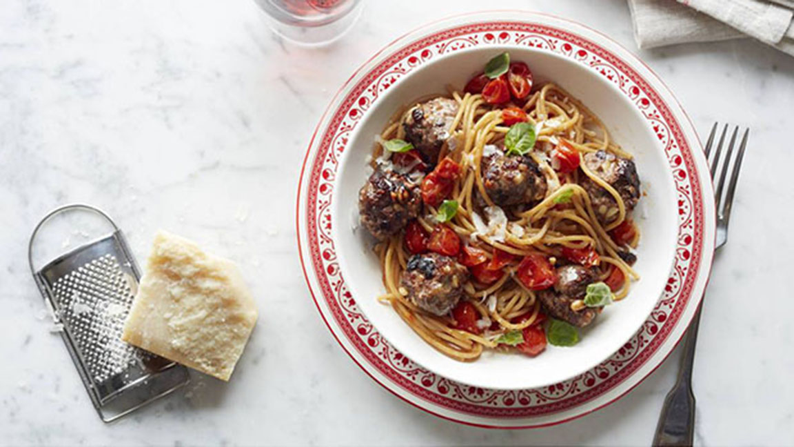 Spaghetti with tomatoes