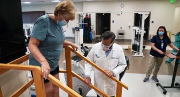 Murrells Inlet resident Mary Hoffman is grateful for the coordinated care available at Tidelands Health Medical Park at The Market Common, which has allowed her orthopedic surgeon, Dr. Mark Rowley, to check in on her as she undergoes physical therapy following replacement of her right knee.