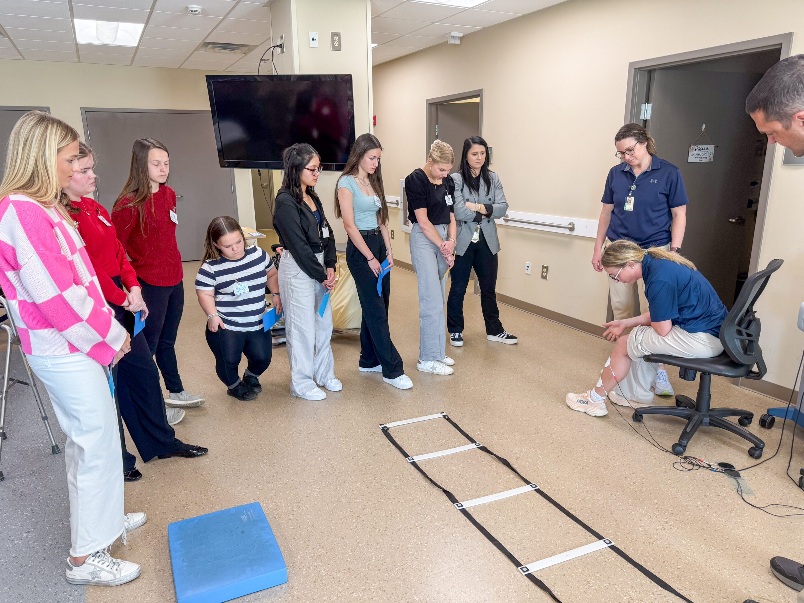 High school students interested in pursuing careers in rehabilitation therapy got a behind-the-scenes lesson from experienced therapists Thursday during a unique event at Tidelands Health.