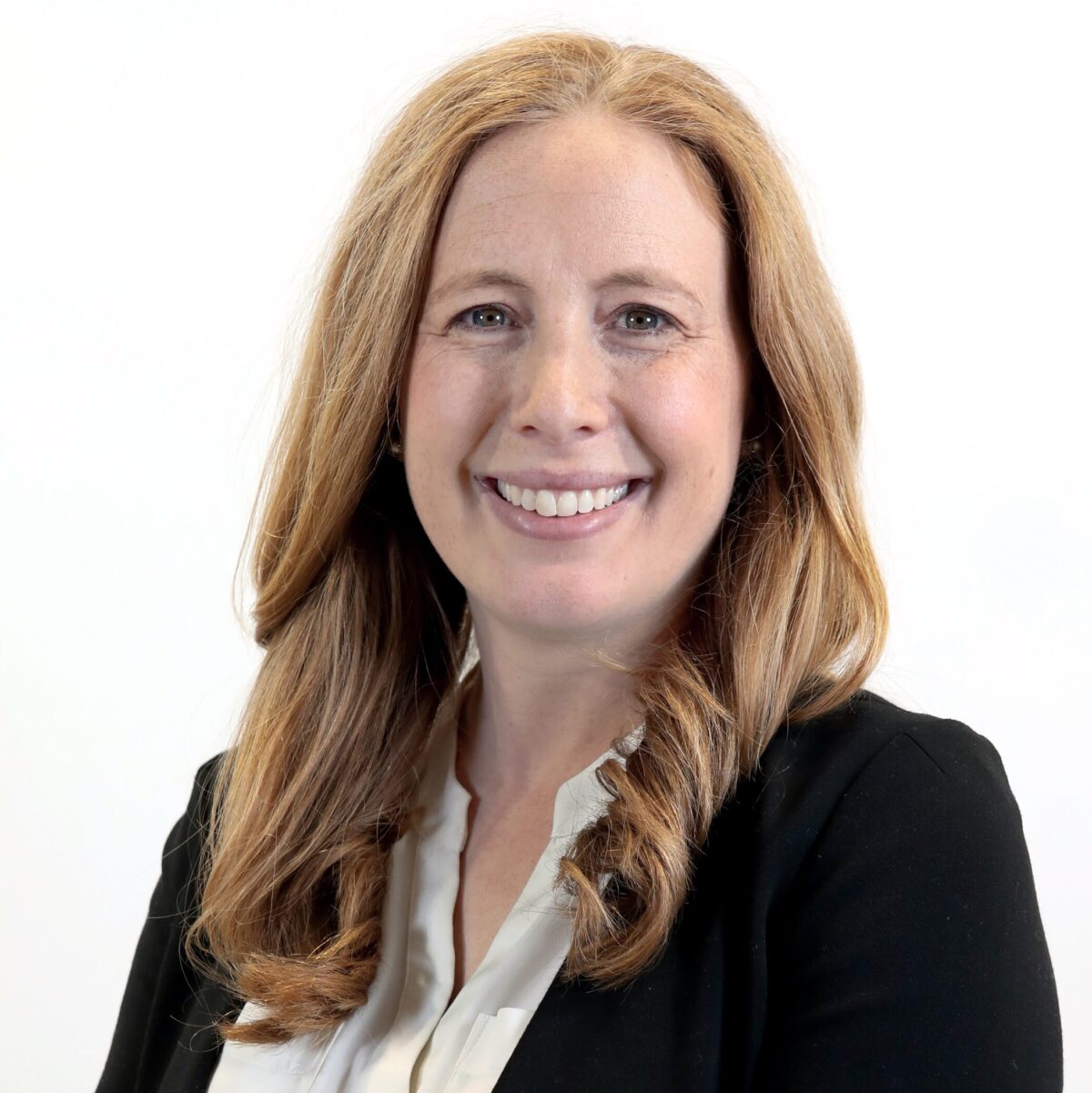 Dr. Lauren Cooley headshot